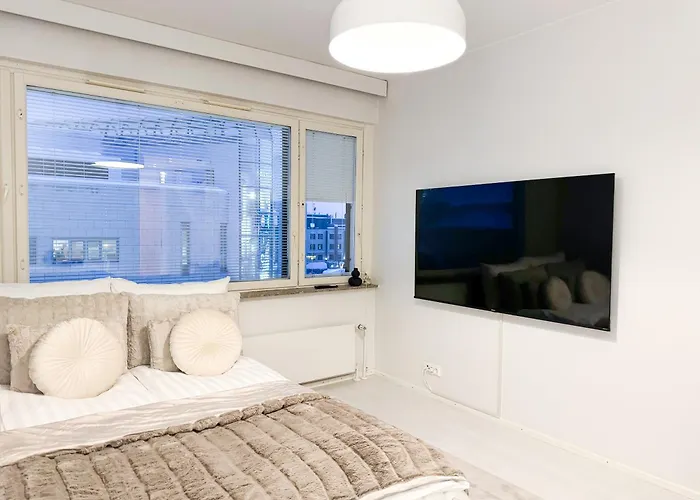 Aurora Central Suite IV