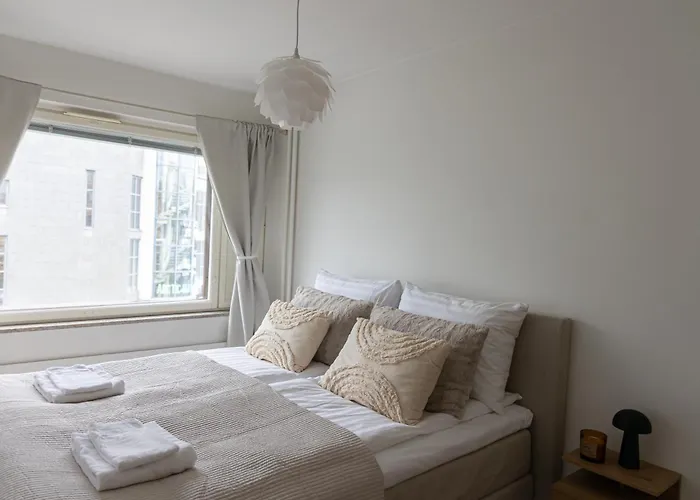 Aurora Central Suite IV
